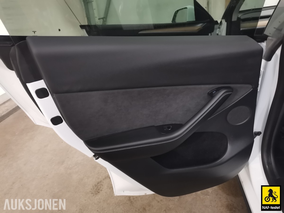 2022 Tesla Model Y LRDM AWD HENGERFESTE PANORAMA PREMIUM LYD & INTERIØR