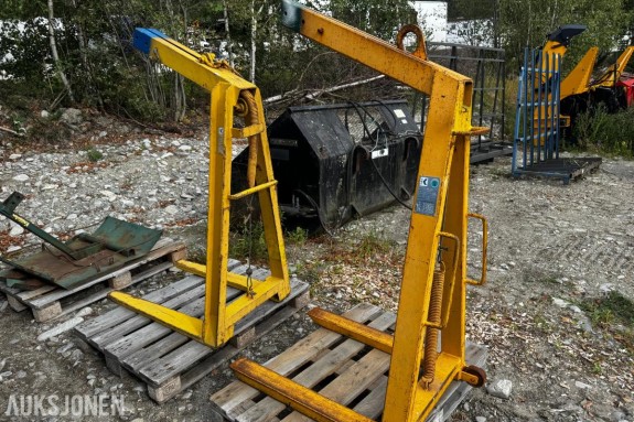 1983 2 stk Kolos 1500 kg pallegafler for kran
