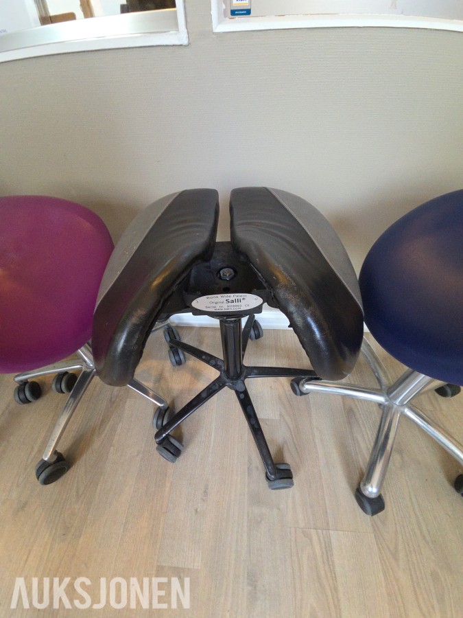 4 stk Salli ergonomiske sadelstoler / arbeidsstoler på hjul
