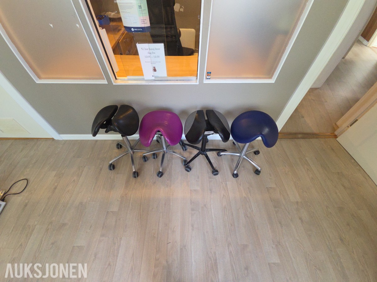 4 stk Salli ergonomiske sadelstoler / arbeidsstoler på hjul