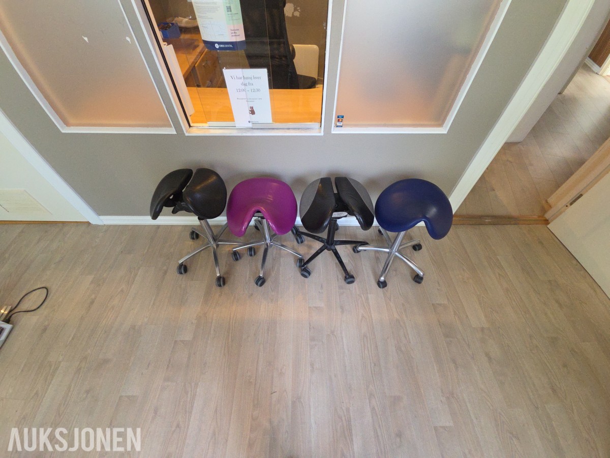 4 stk Salli ergonomiske sadelstoler / arbeidsstoler på hjul