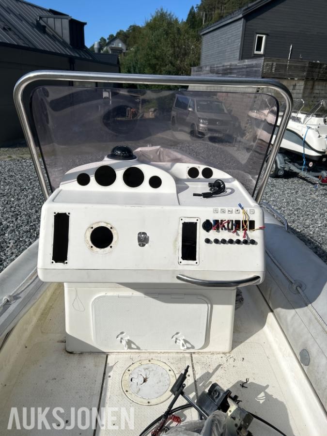 2007 Båt - 20 fots BRIG Eagle 600, Reparasjonsobjekt (ikke motor)