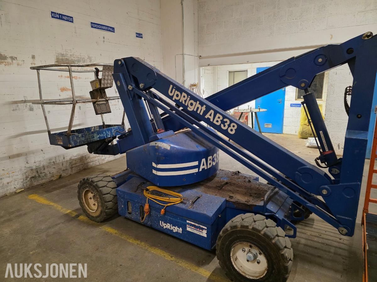 1998 UpRight AB38 bomlift – 11,5 m plattformhøyde – rep.objekt
