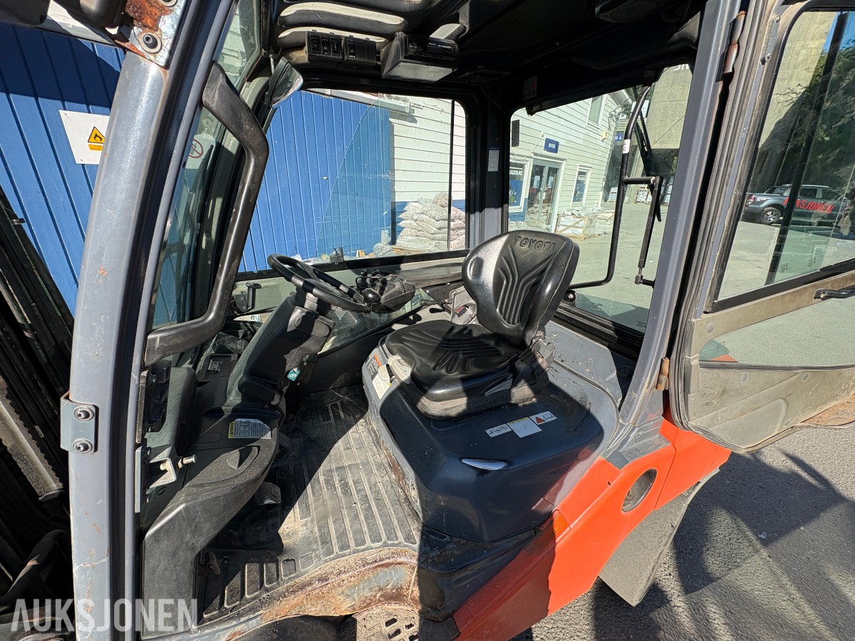2016 Toyota Tonero 30 Gaffeltruck, 3 000 kg løftekapasitet, sideforskyver