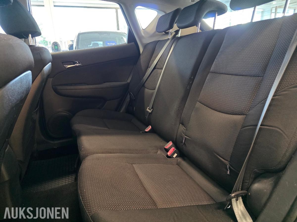 2011 HYUNDAI I30 1.6 CRDI HENGERFESTE VINTERHJUL EU TIL 31.03.2028
