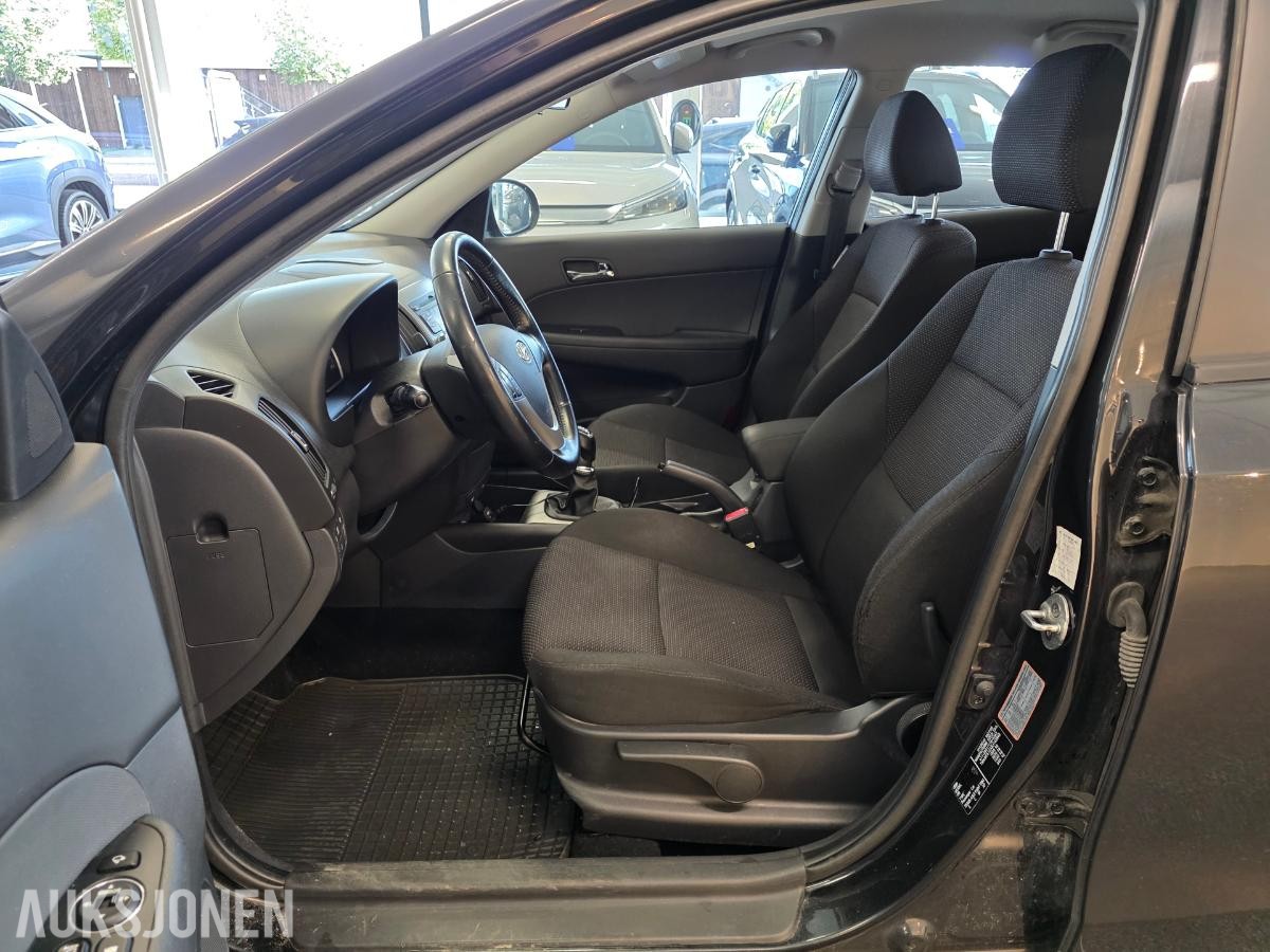 2011 HYUNDAI I30 1.6 CRDI HENGERFESTE VINTERHJUL EU TIL 31.03.2028