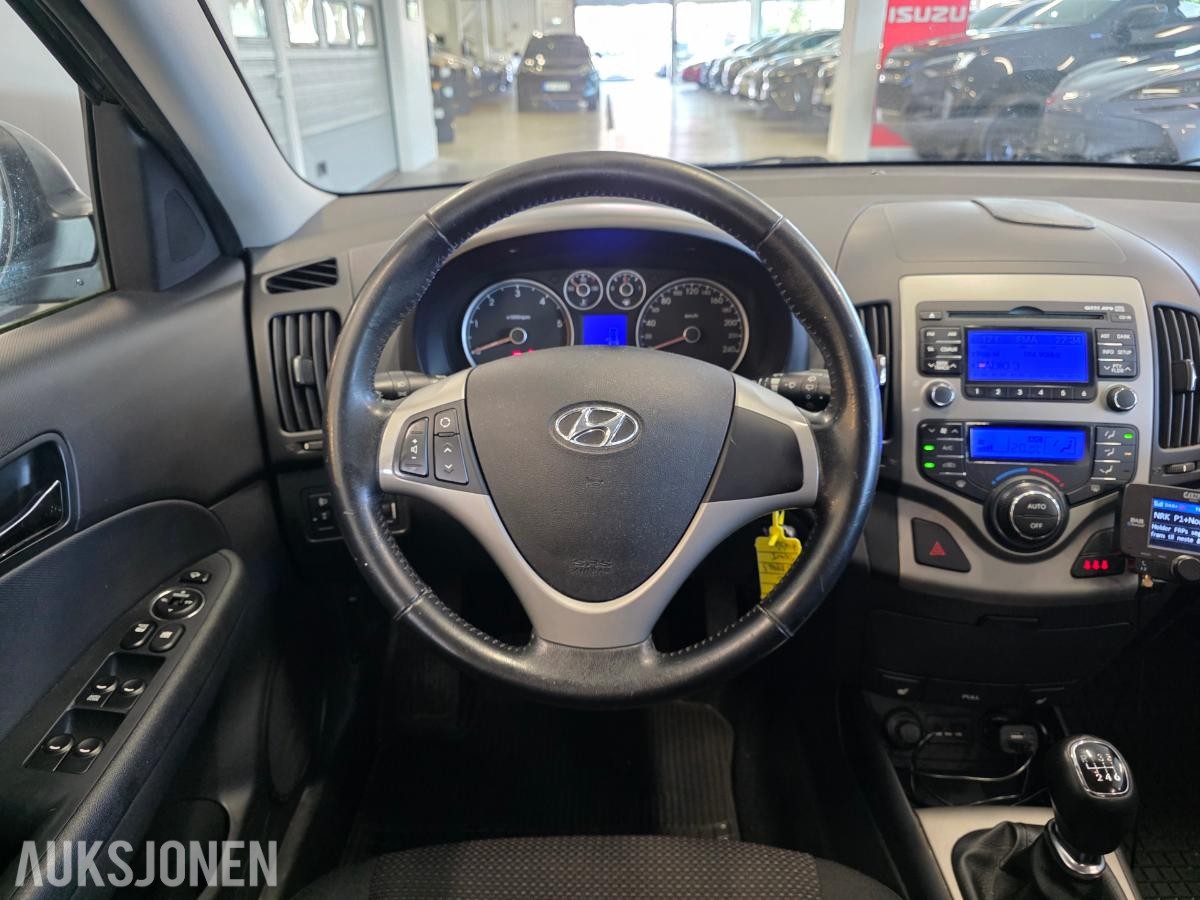 2011 HYUNDAI I30 1.6 CRDI HENGERFESTE VINTERHJUL EU TIL 31.03.2028