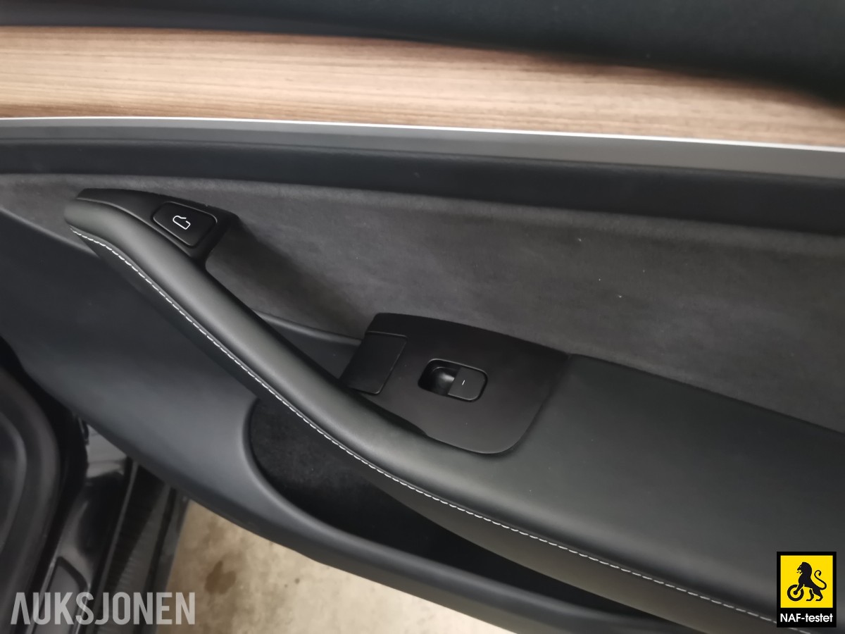 2022 TESLA MODEL Y PERFORMANCE AWD 534 HK ACC AUTOPILOT PANO KAMERA PREMIUM LYD VARMEPUMPE