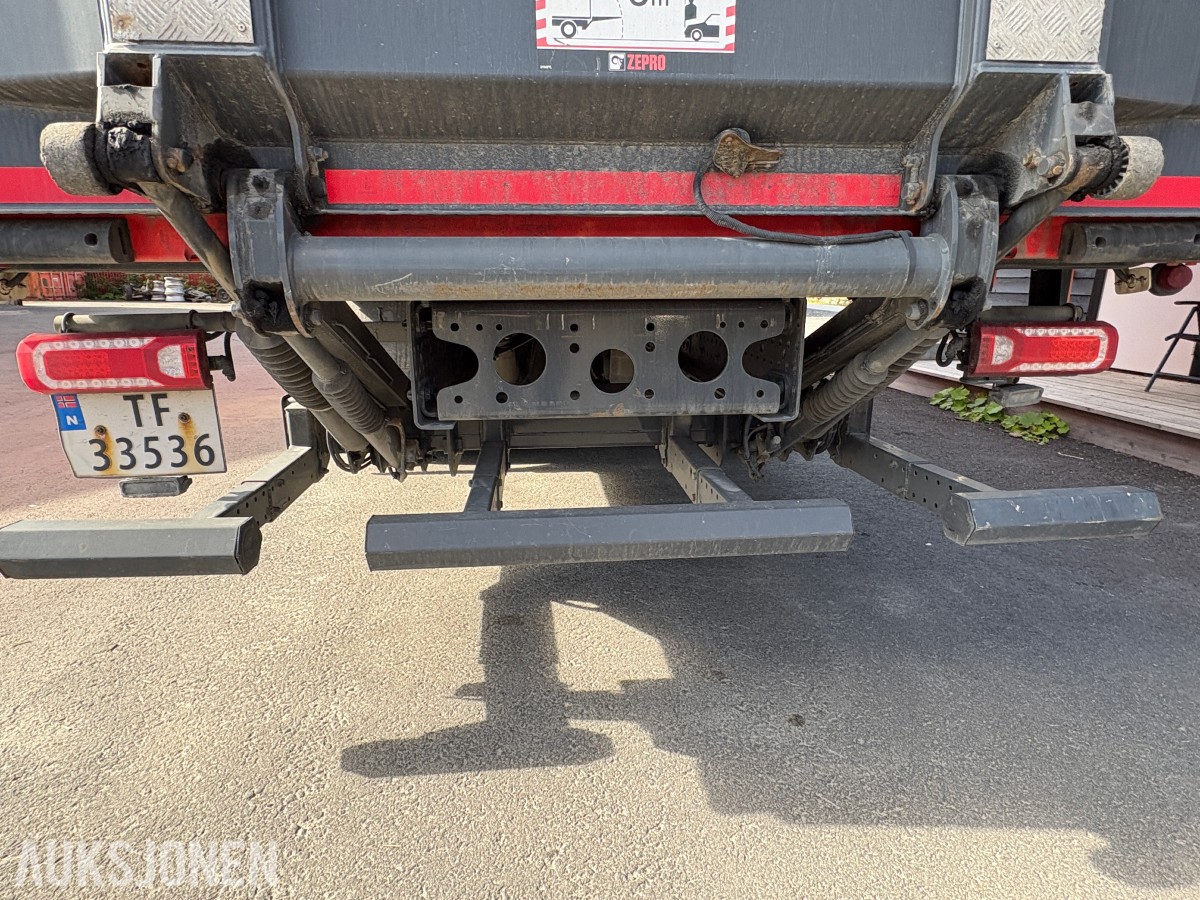 2023 Mercedes-Benz Actros 1833 skapbil/distribusjonsbil, 18 paller - EU godkjent til 09.02.2027