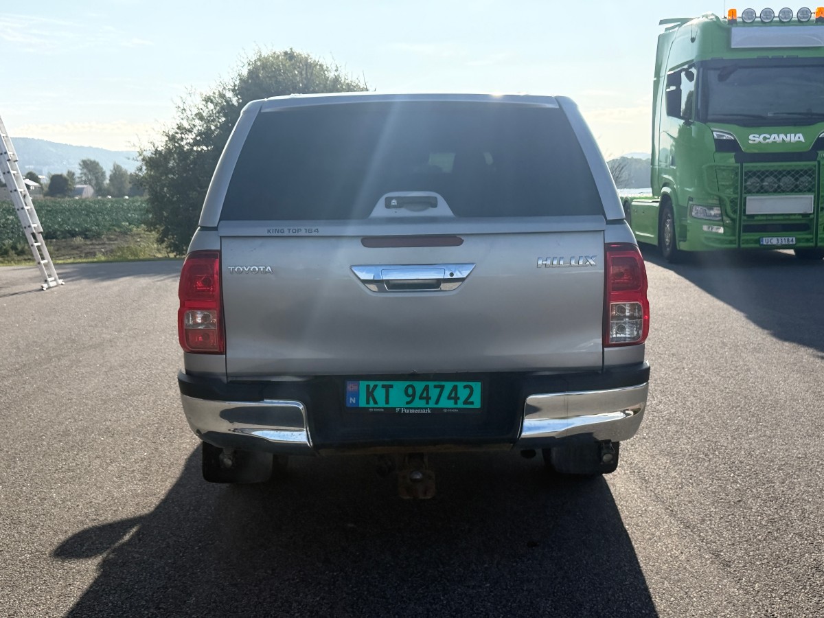2017 Toyota HiLux 2,4 150 HK 4WD AUT 4-DØRS HENGERFESTE HARDTOP SKINN CRUISE KAMERA 