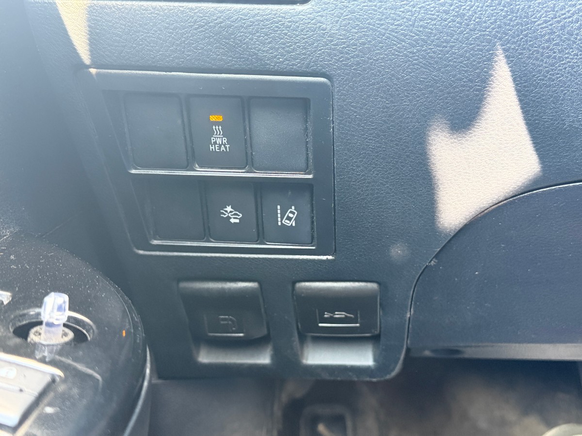 2017 Toyota HiLux 2,4 150 HK 4WD AUT 4-DØRS HENGERFESTE HARDTOP SKINN CRUISE KAMERA 