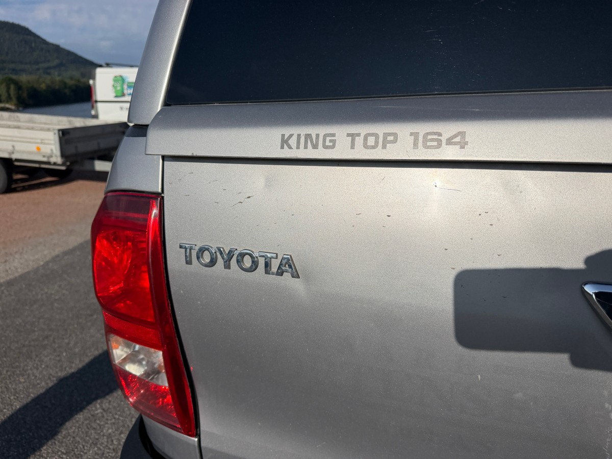 2017 Toyota HiLux 2,4 150 HK 4WD AUT 4-DØRS HENGERFESTE HARDTOP SKINN CRUISE KAMERA 