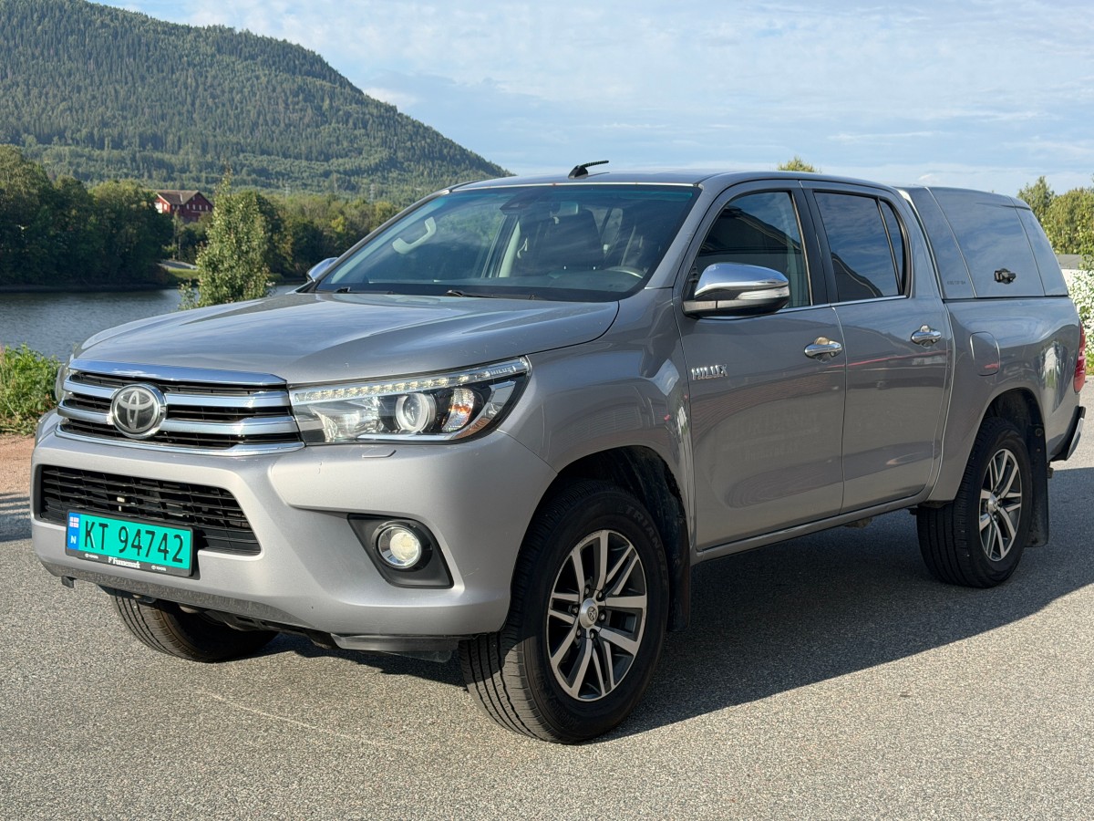 2017 Toyota HiLux 2,4 150 HK 4WD AUT 4-DØRS HENGERFESTE HARDTOP SKINN CRUISE KAMERA 