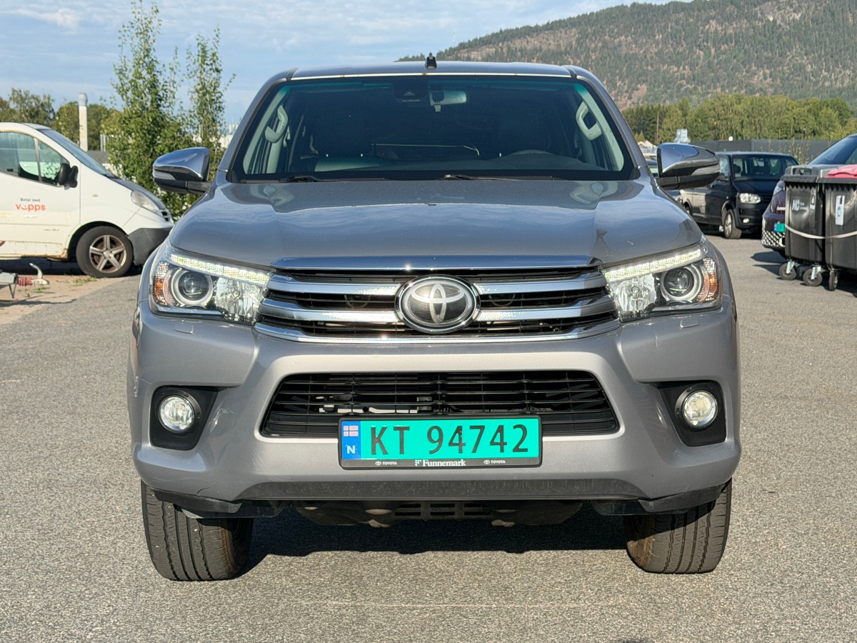 2017 Toyota HiLux 2,4 150 HK 4WD AUT 4-DØRS HENGERFESTE HARDTOP SKINN CRUISE KAMERA 