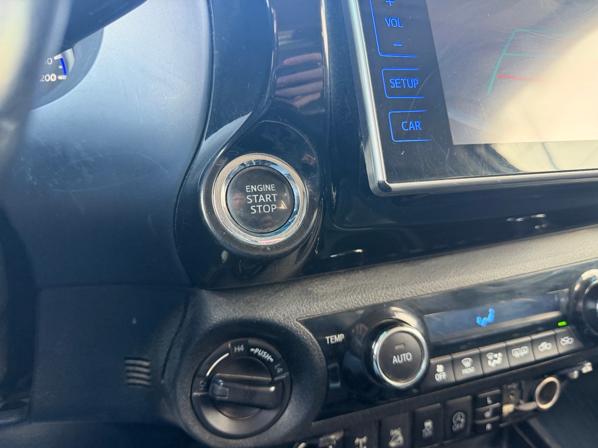 2017 Toyota HiLux 2,4 150 HK 4WD AUT 4-DØRS HENGERFESTE HARDTOP SKINN CRUISE KAMERA 