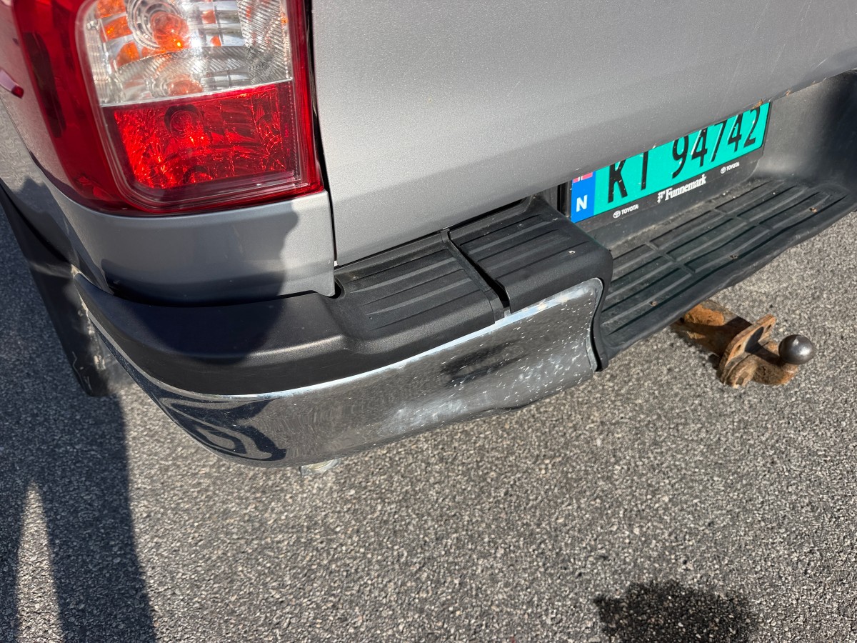 2017 Toyota HiLux 2,4 150 HK 4WD AUT 4-DØRS HENGERFESTE HARDTOP SKINN CRUISE KAMERA 