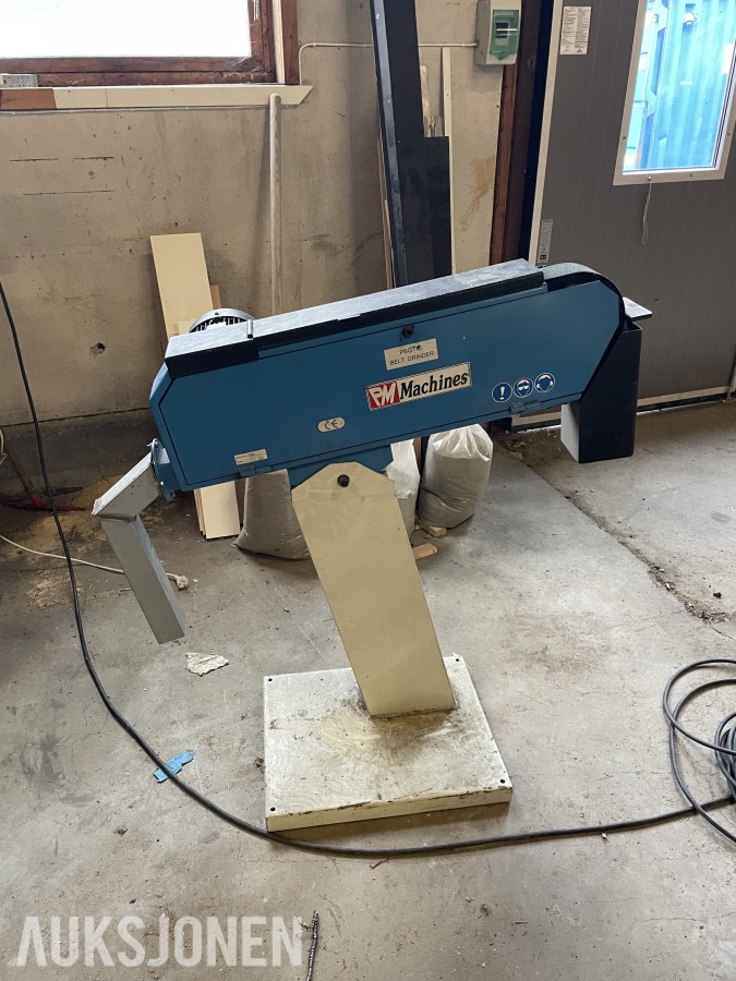Verkstedpakke med Luna båndsag, Ridgid rørbøyer, båndsliper og arbeidsbord