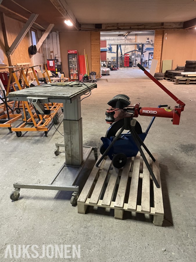 Verkstedpakke med Luna båndsag, Ridgid rørbøyer, båndsliper og arbeidsbord