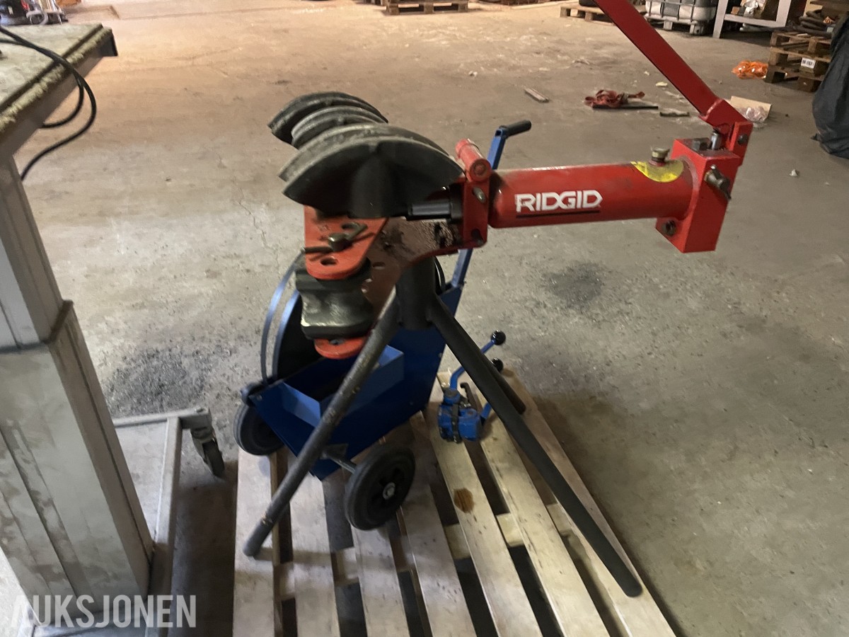 Verkstedpakke med Luna båndsag, Ridgid rørbøyer, båndsliper og arbeidsbord