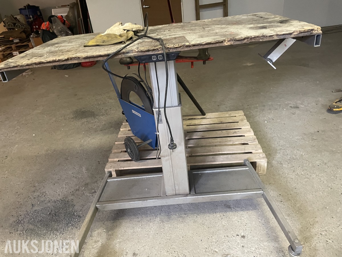 Verkstedpakke med Luna båndsag, Ridgid rørbøyer, båndsliper og arbeidsbord