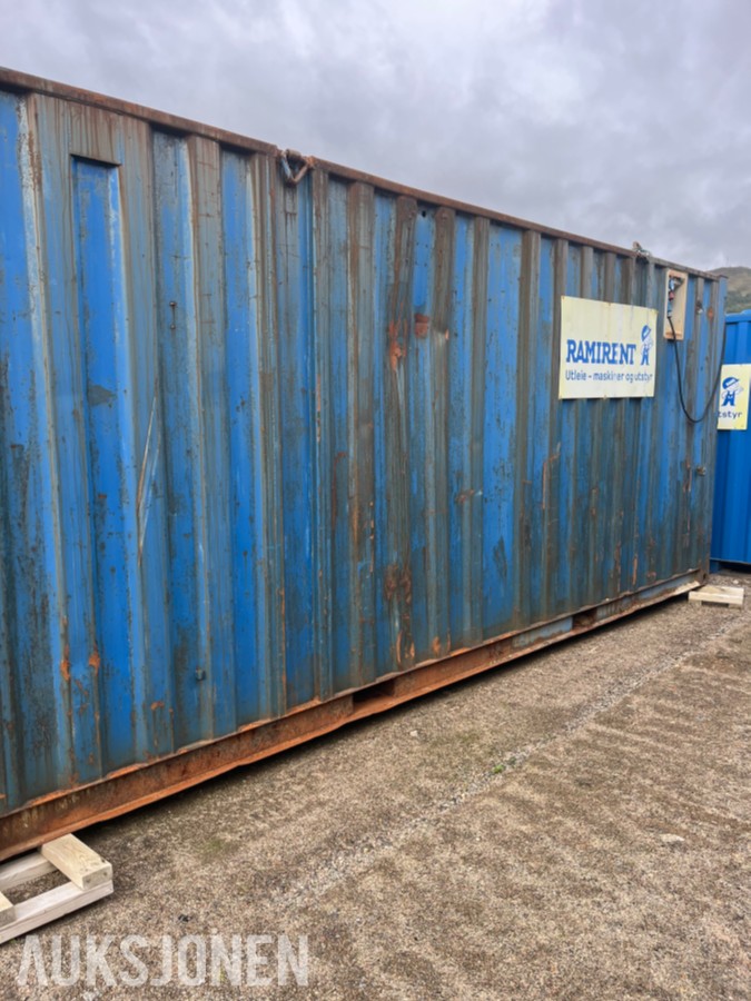 2010 20 fots sag container med innhold