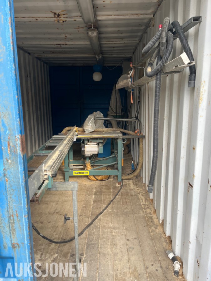 2010 20 fots sag container med innhold