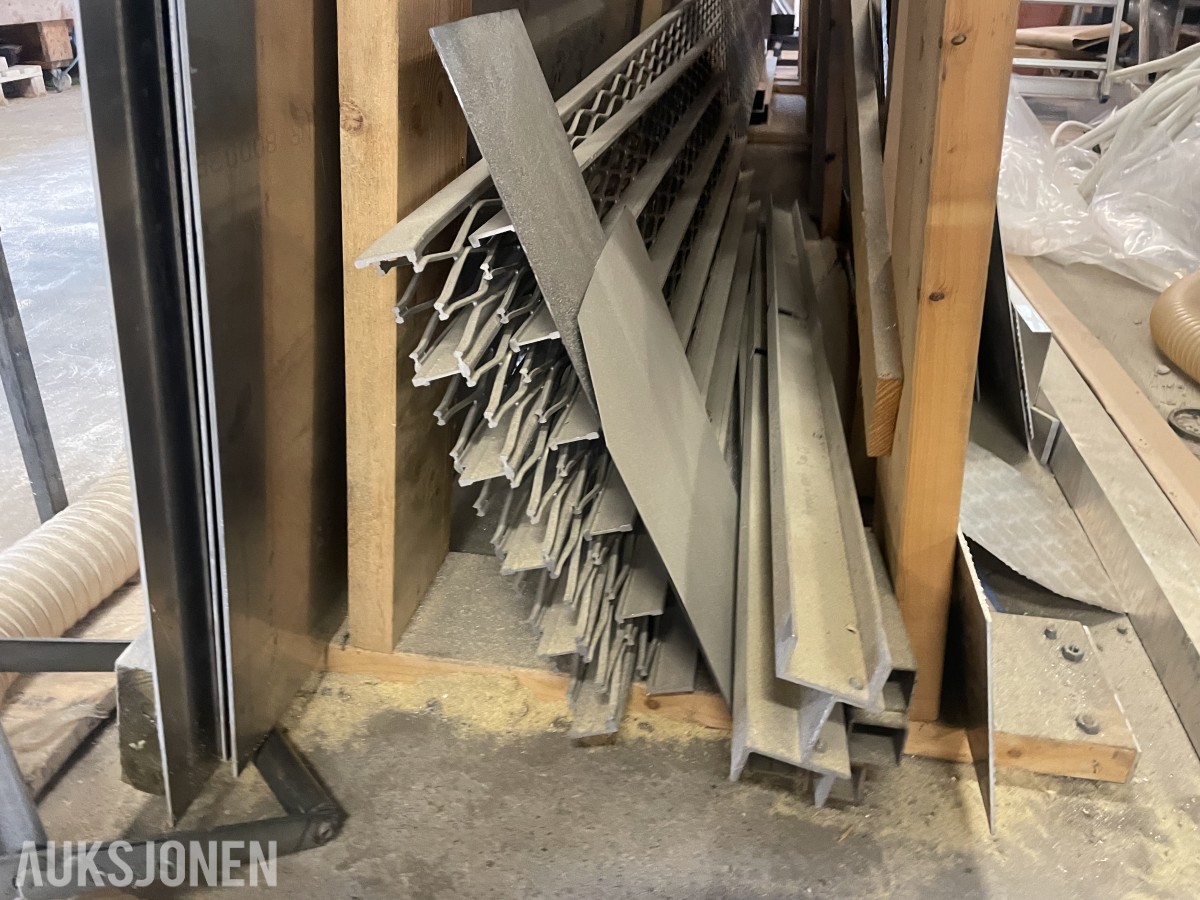 Diverse stål / aluminium Diverse dimensjoner