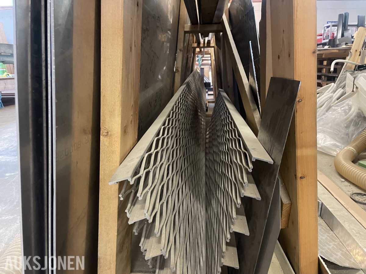 Diverse stål / aluminium Diverse dimensjoner
