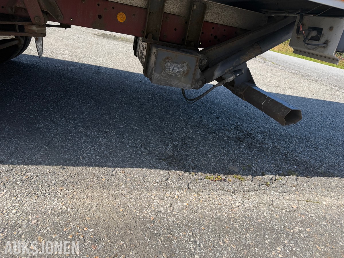 2002 Iveco Eurocargo Skapbil med Bakløfter
