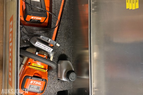 STIHL MSA 220 C batteridrevet motorsag med batterier og lader