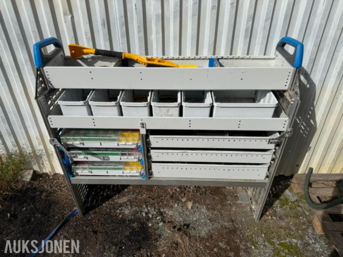 Bilinnredning m/ skuffer og hyller