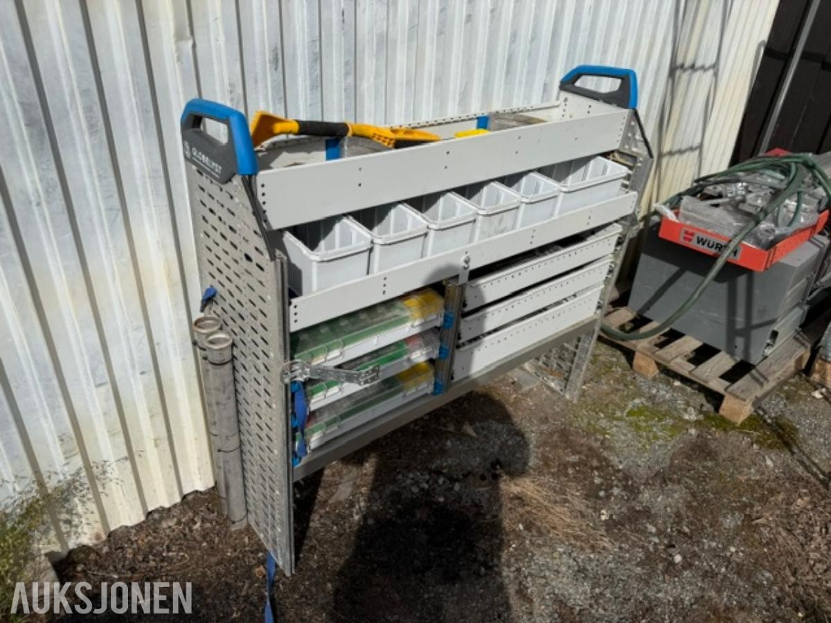 Bilinnredning m/ skuffer og hyller