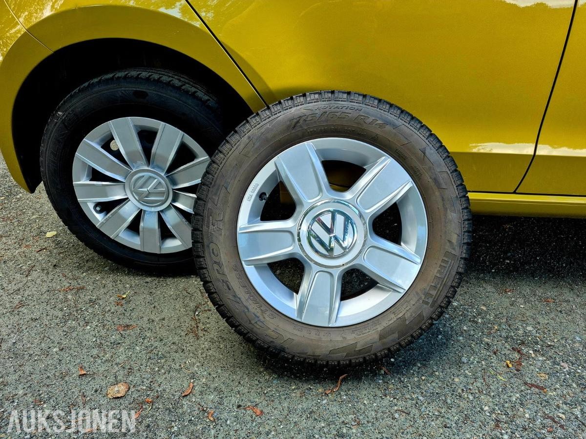 2019 Volkswagen E-up! 82hk, 32886km, S+V dekk