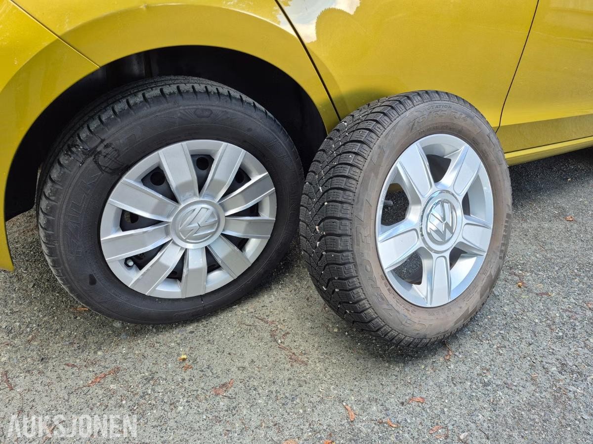 2019 Volkswagen E-up! 82hk, 32886km, S+V dekk