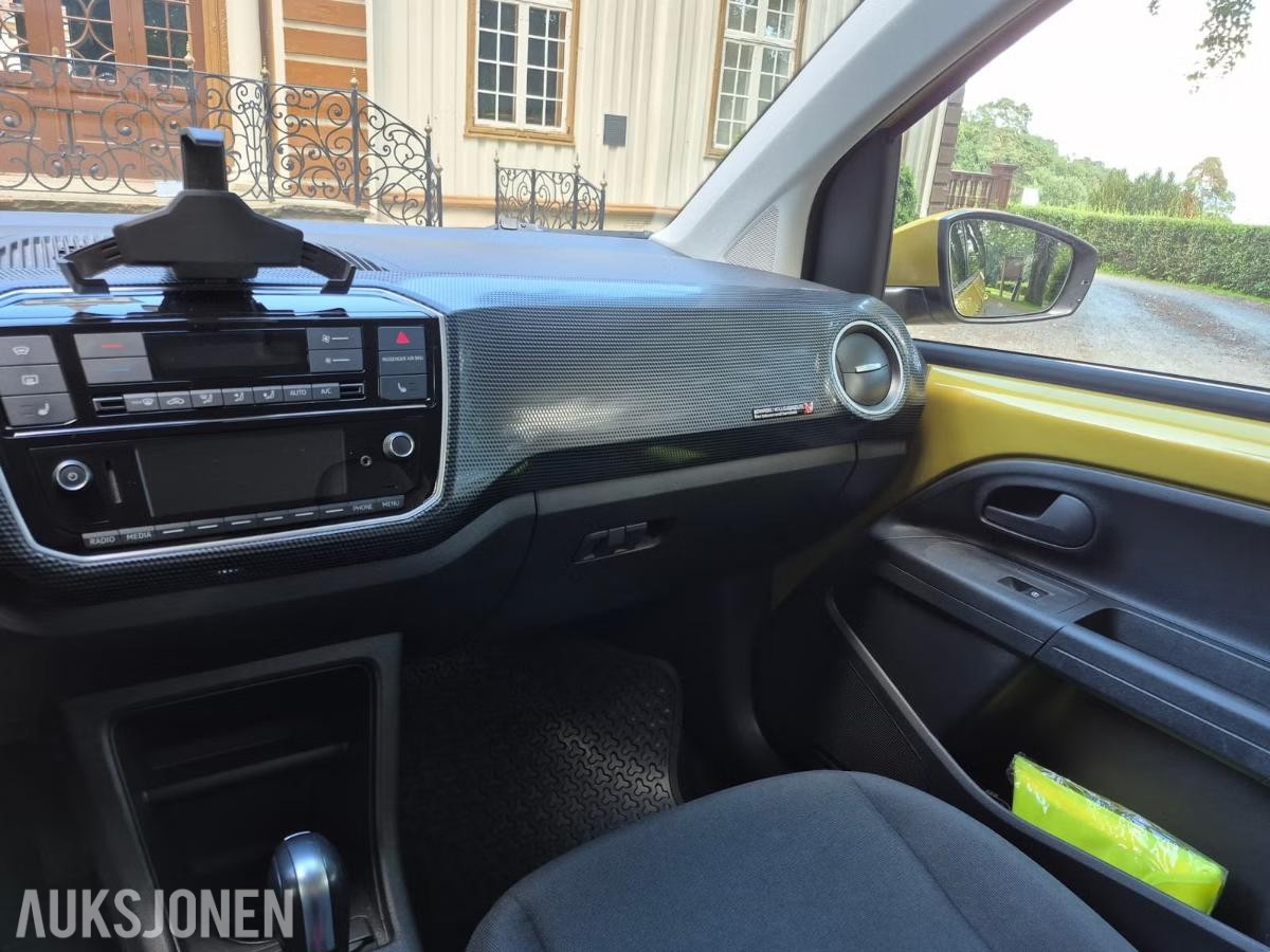 2019 Volkswagen E-up! 82hk, 32886km, S+V dekk