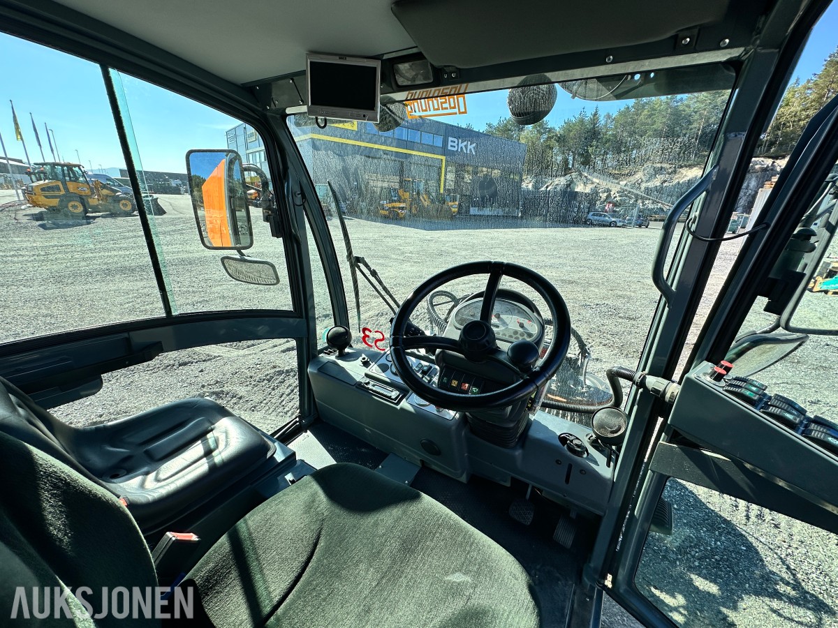 2010 Boschung S3 feie- og sugemaskin, Kun 1072 timer