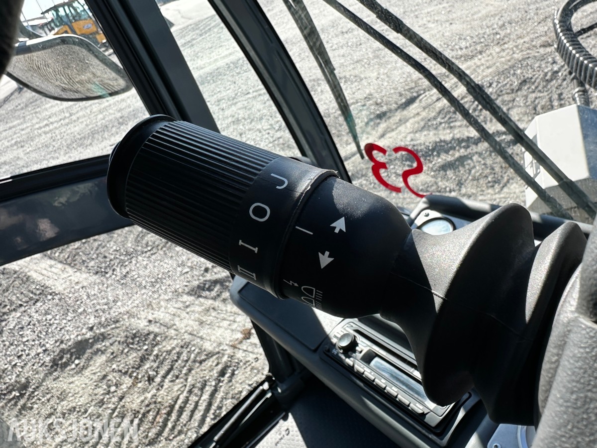 2010 Boschung S3 feie- og sugemaskin, Kun 1072 timer