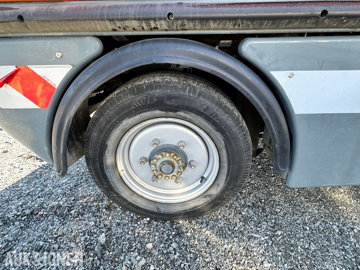 2010 Boschung S3 feie- og sugemaskin, Kun 1072 timer