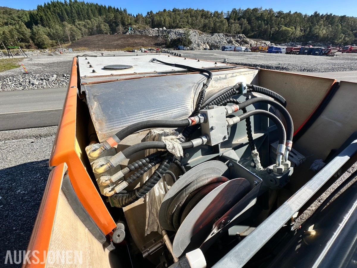 2010 Boschung S3 feie- og sugemaskin, Kun 1072 timer