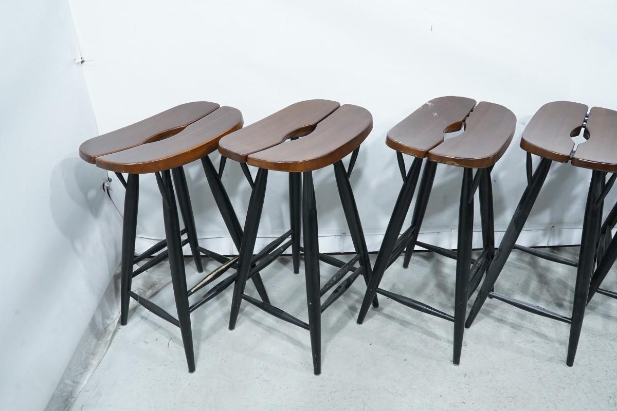 15 Artek barstoler design Ilmari Tapiovaara og 3 ståbord