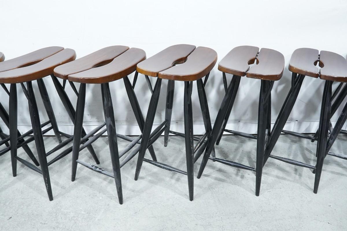 15 Artek barstoler design Ilmari Tapiovaara og 3 ståbord