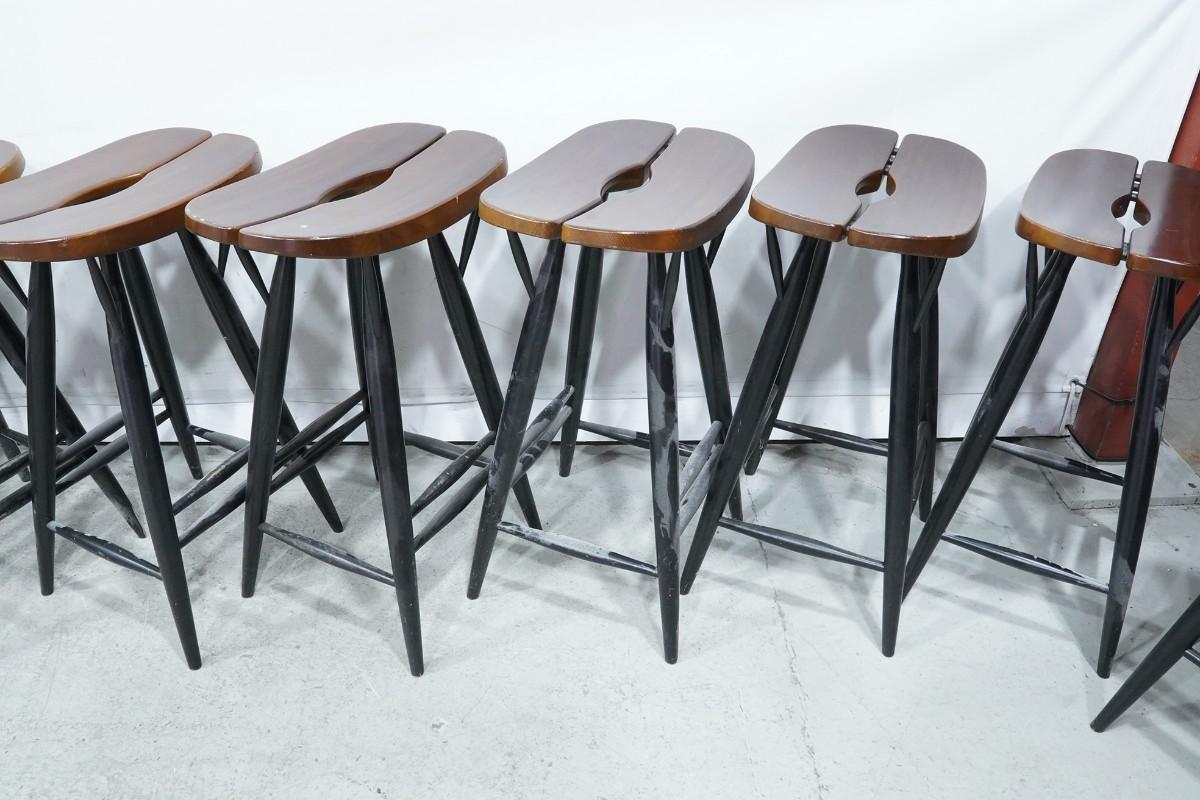 15 Artek barstoler design Ilmari Tapiovaara og 3 ståbord
