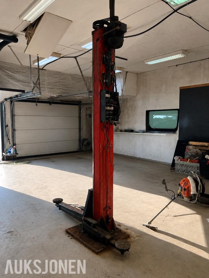 1990 Løftebukk 2-søyler ELWIS Autotechnic 2 M / HH 227