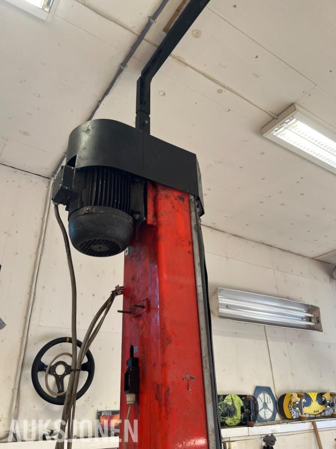1990 Løftebukk 2-søyler ELWIS Autotechnic 2 M / HH 227