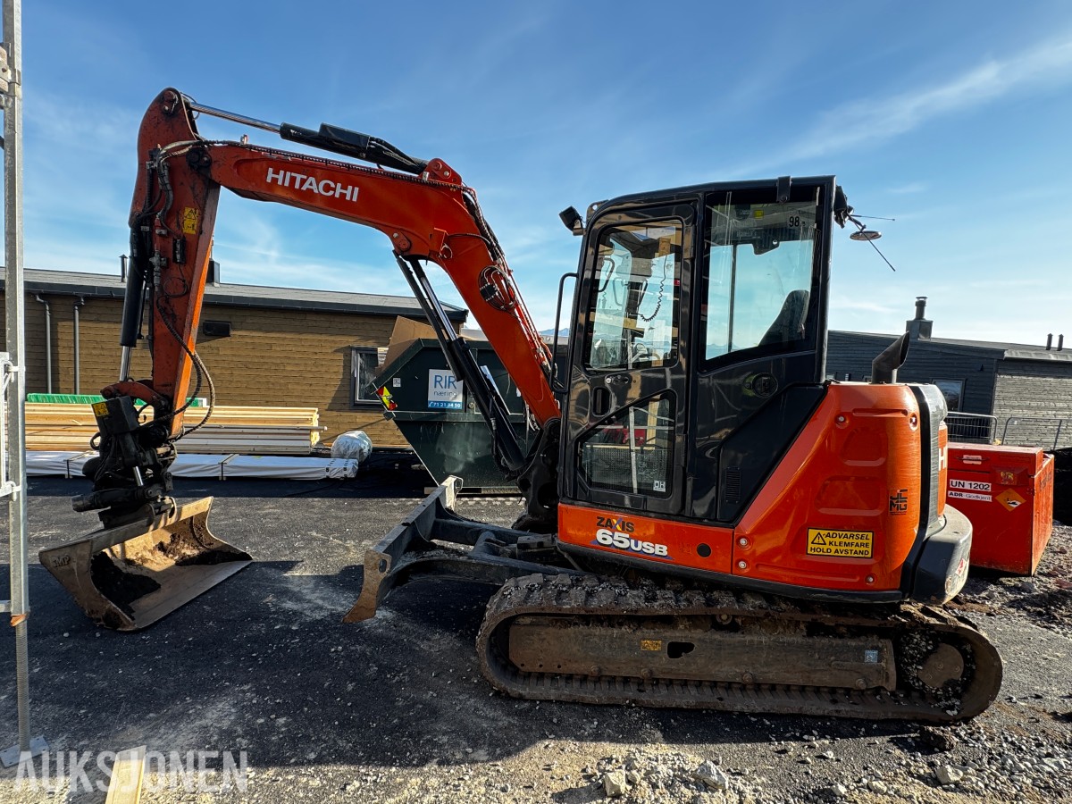 2021 Hitachi ZX65USB-6 CLR minigraver 6 tonn - Sentralsmøring - Tiltrotator - Pussskuffe - Graveskuffe - Sertifisert