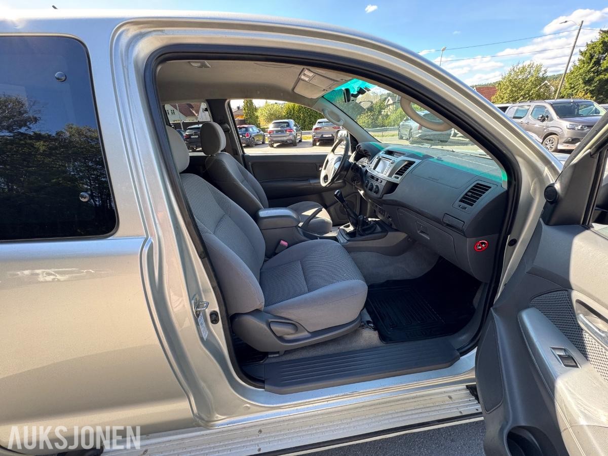2013 Toyota HiLux 2.5-144 D 4WD / hardtop / 147414km
