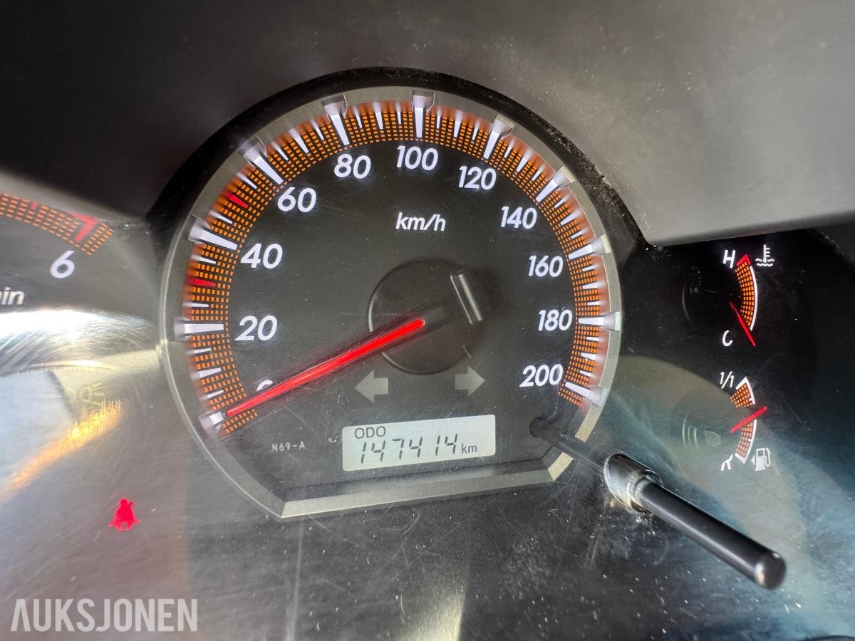 2013 Toyota HiLux 2.5-144 D 4WD / hardtop / 147414km