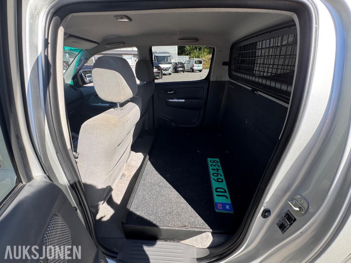 2014 Toyota HiLux 2.5-144 D 4WD / Double Cab / hardtop / innredning / 282303km