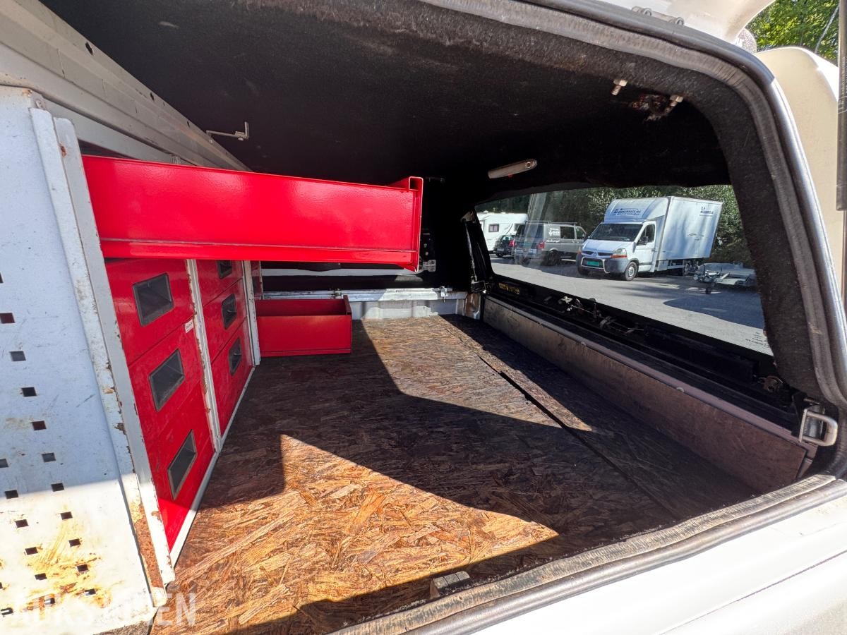 2014 Toyota HiLux 2.5-144 D 4WD / Double Cab / hardtop / innredning / 282303km