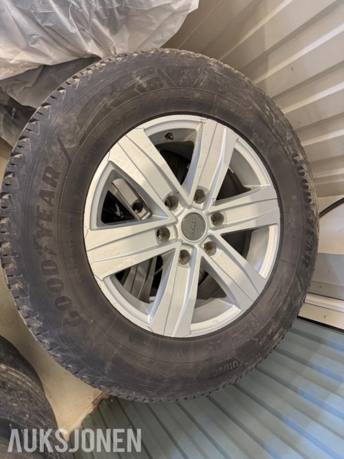 2014 Toyota HiLux 2.5-144 D 4WD / Double Cab / hardtop / innredning / 282303km